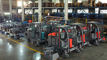 威潔師駕駛式掃地車讓物業(yè)保潔管理更出彩!